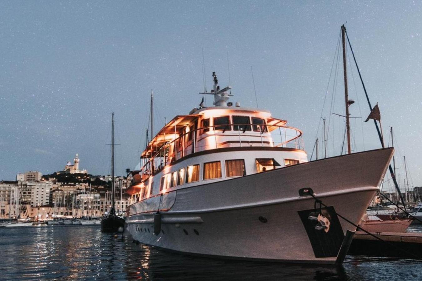 Yacht Clara One 32m Luxe * Marsella
